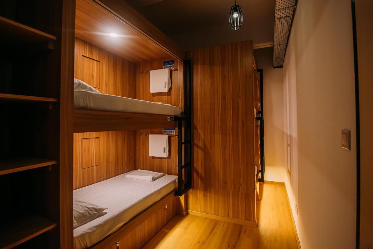 Bluewaters Pods 38 Hongkong St Nhà trọ Singapore