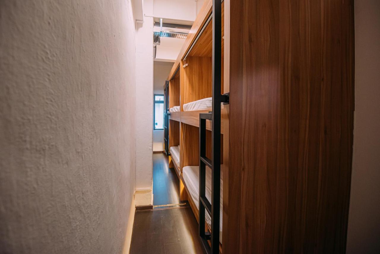 Nhà trọ Bluewaters Pods 38 Hongkong St *